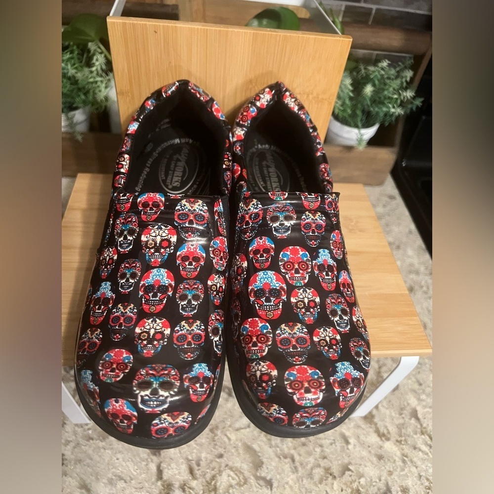 easy street Black Slip-On Shoes with Red & Blue Skull Print